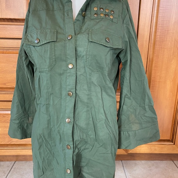 🔥5 for $20 - Army type blouse - Picture 1 of 5